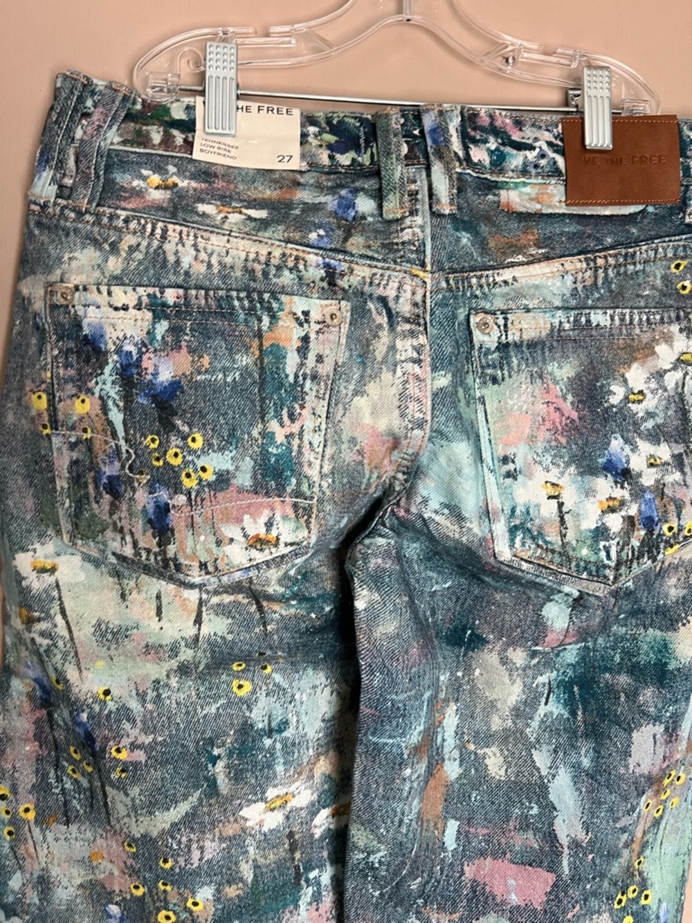 We The Free Tennessee Low-Rise
Illusions Jeans in Floral Canvas Size 27 NWT - Picture 6 of 11